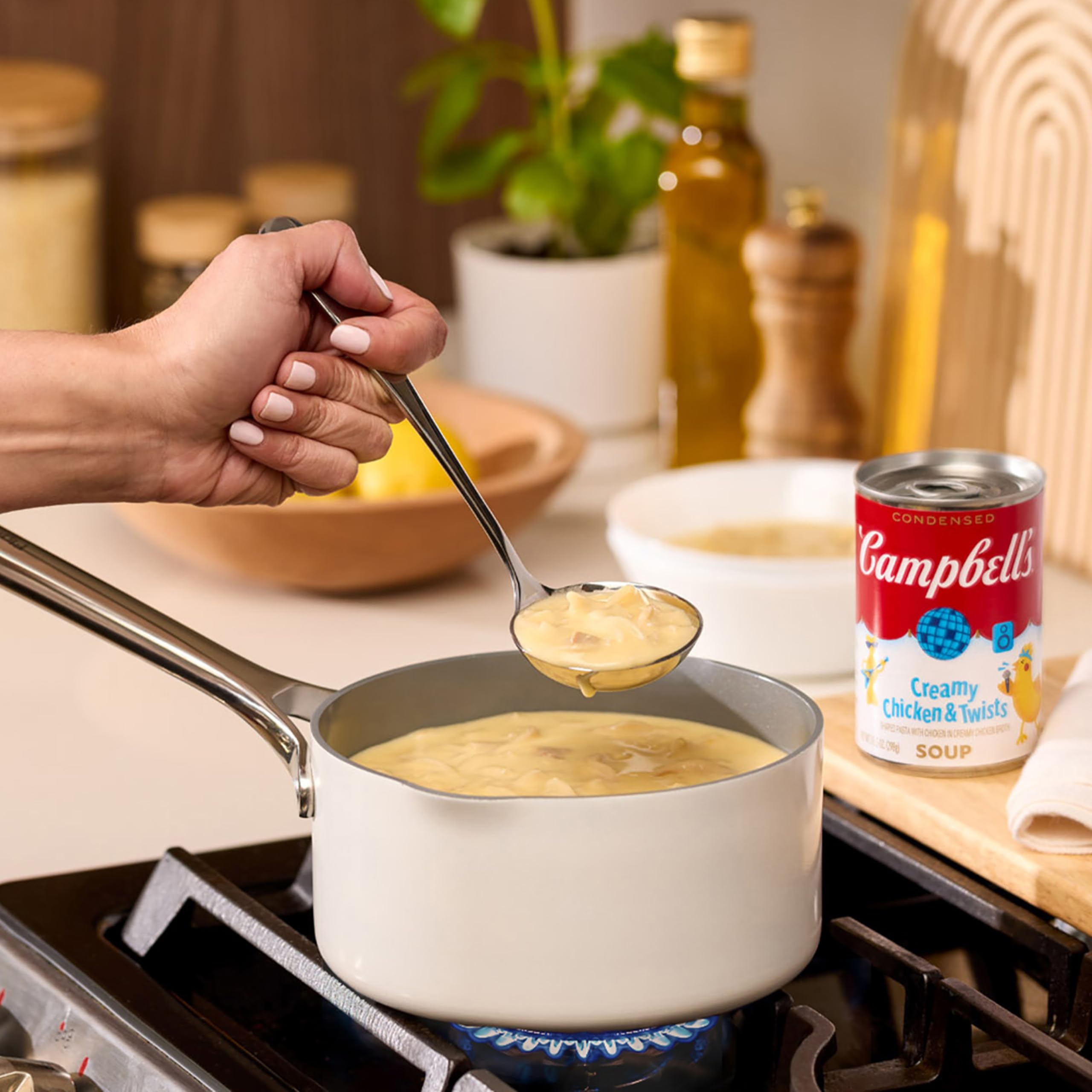 Campbell’s tender chicken image shows antibiotic-free meat for family meals.