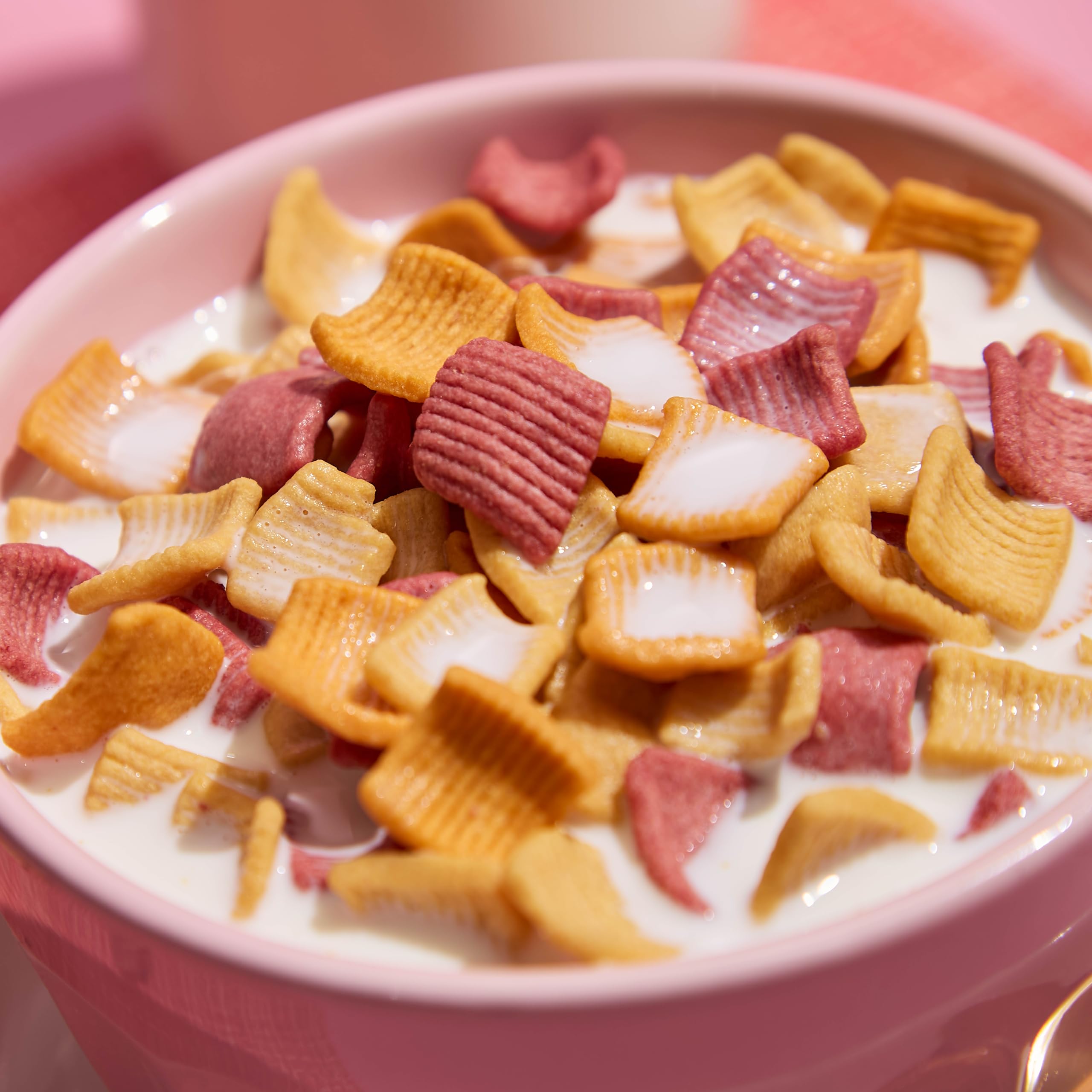 The Catalina Crunch crunchy fruity flakes shown in a serving bowl.