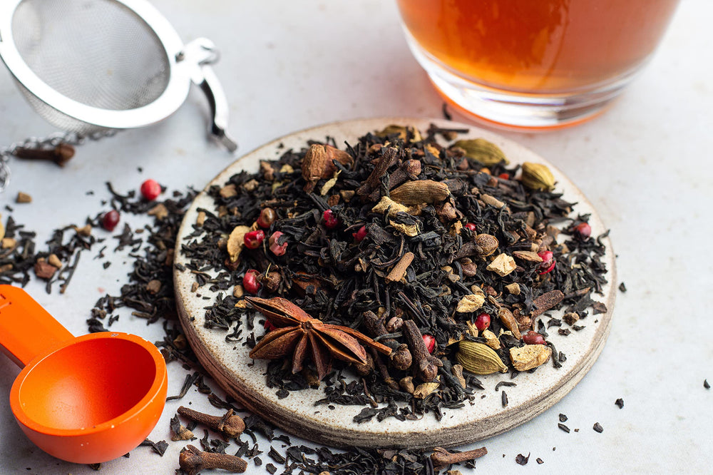 Cha4TEA black tea with cinnamon, cardamom, and cloves aroma.