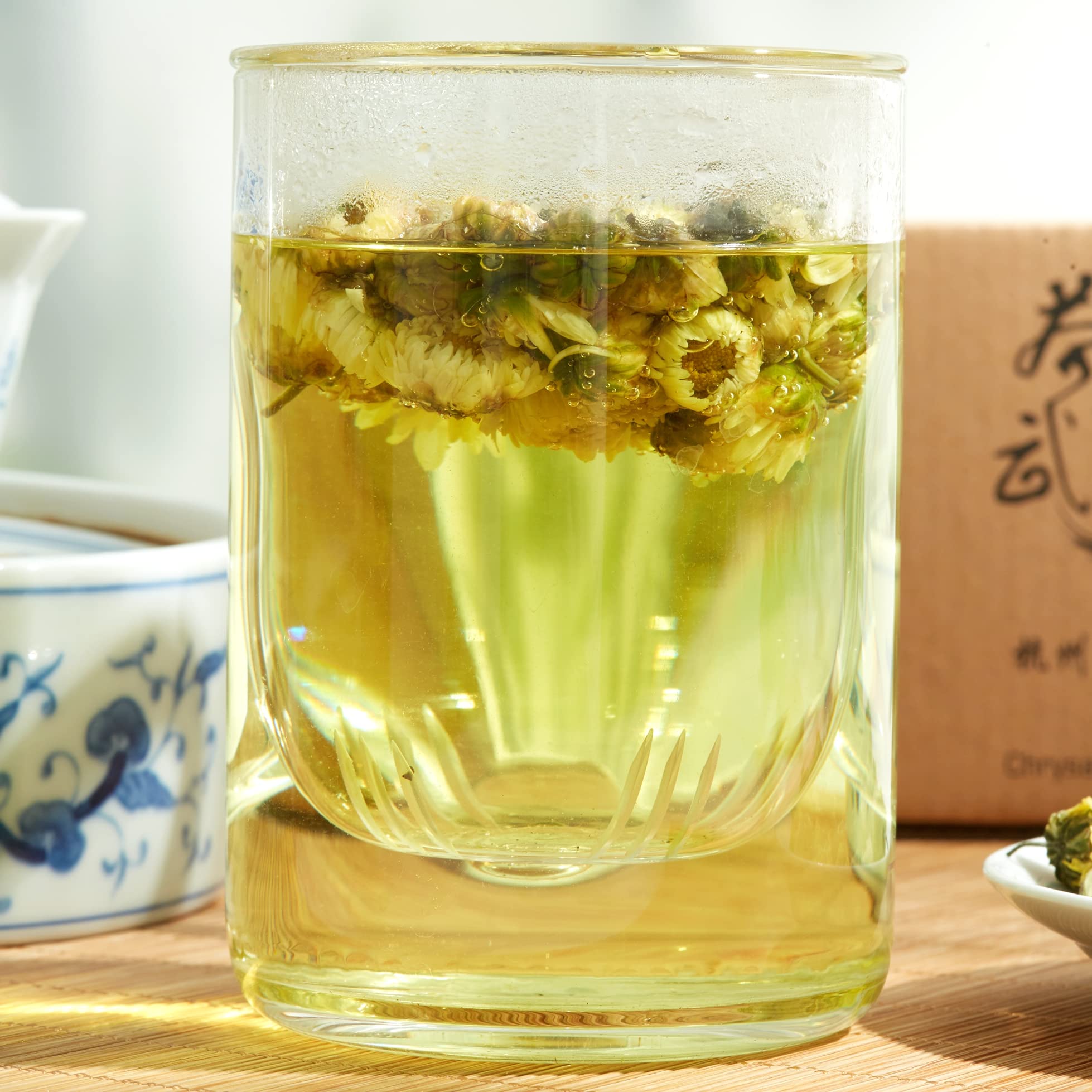 ChaWuWarmSun white chrysanthemum buds close-up, premium aroma for a gentle floral cup.
