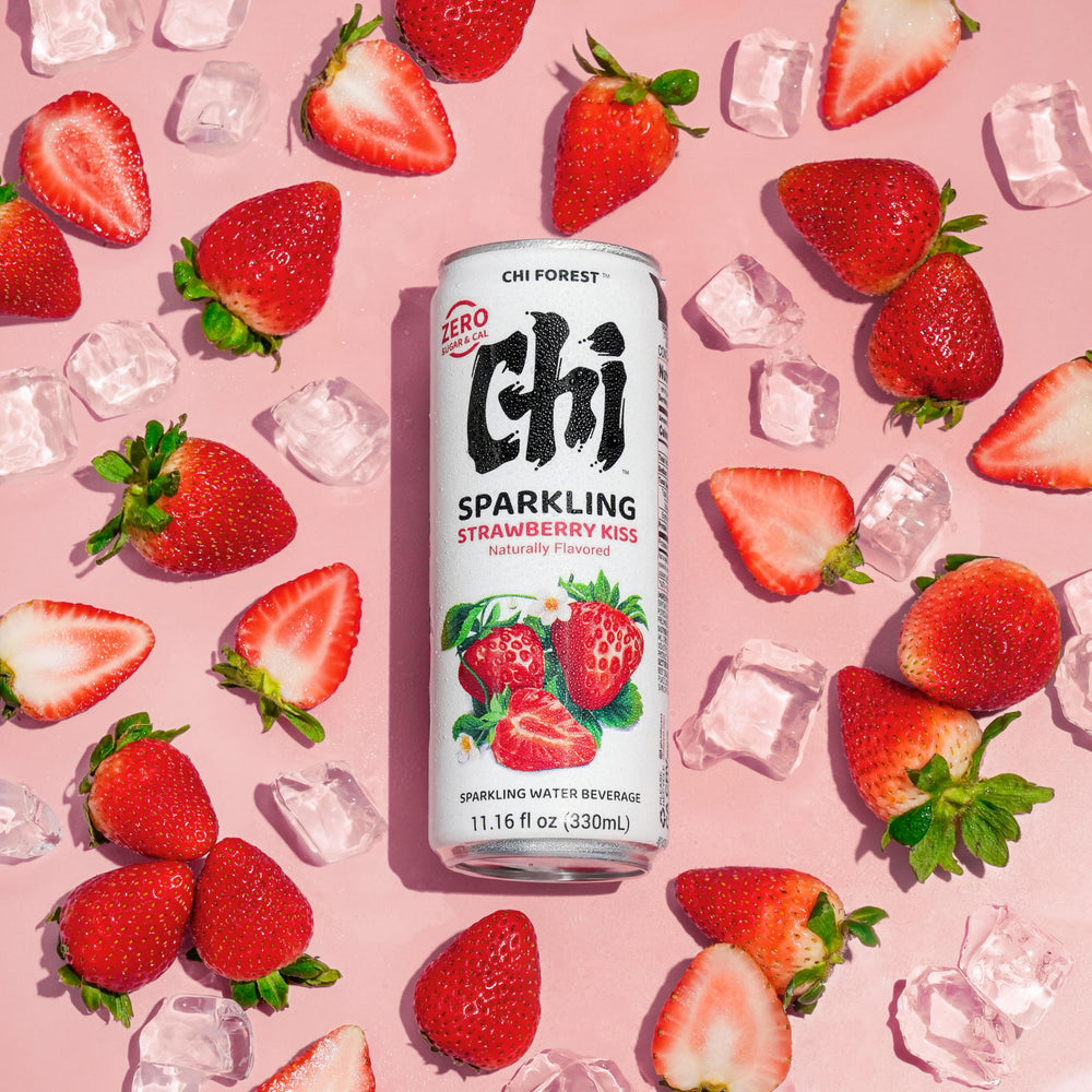 CHI FOREST Strawberry Sparkling Water can-front, zero sugar refreshment.