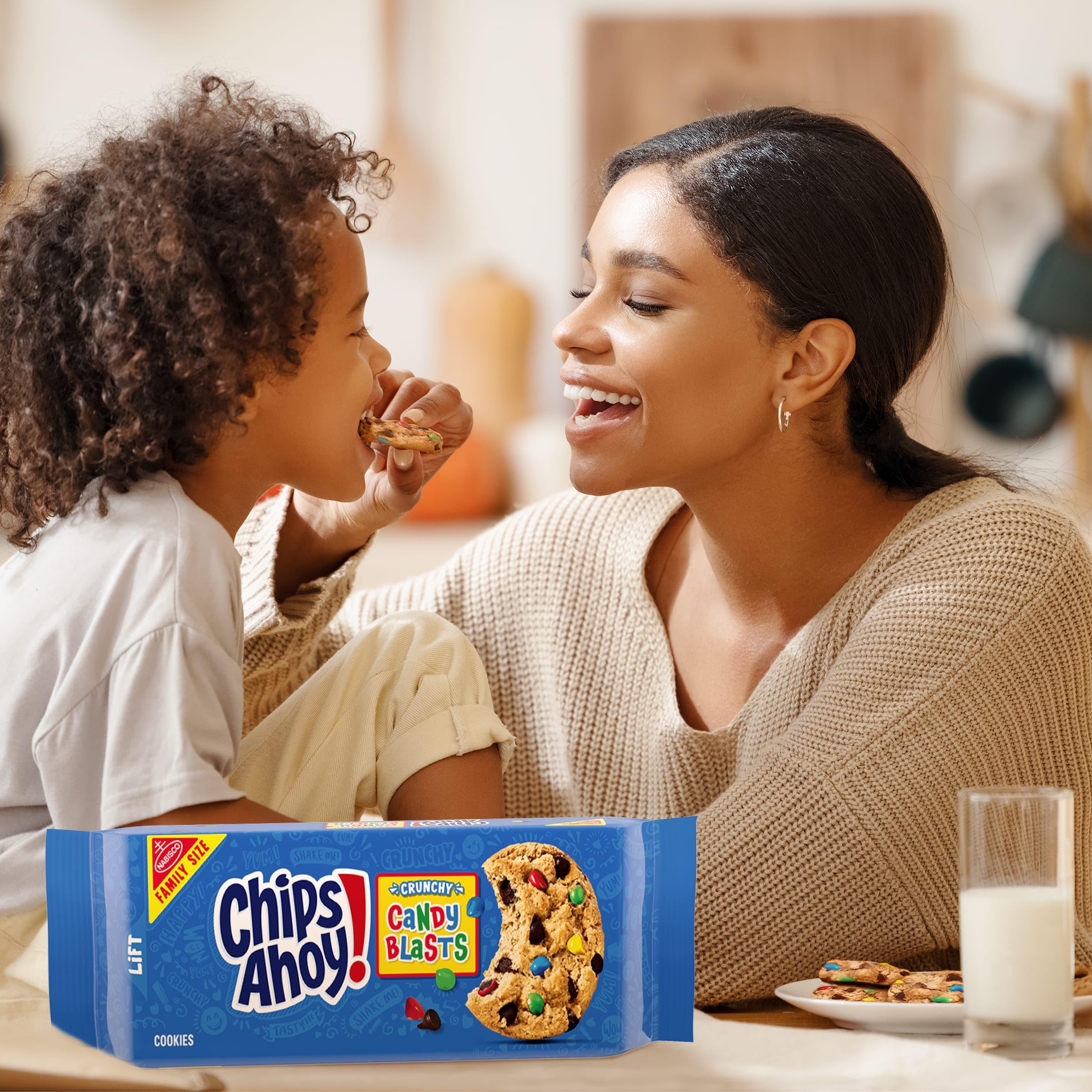 CHIPS AHOY! Candy Blasts lunchbox-friendly treat for busy days.