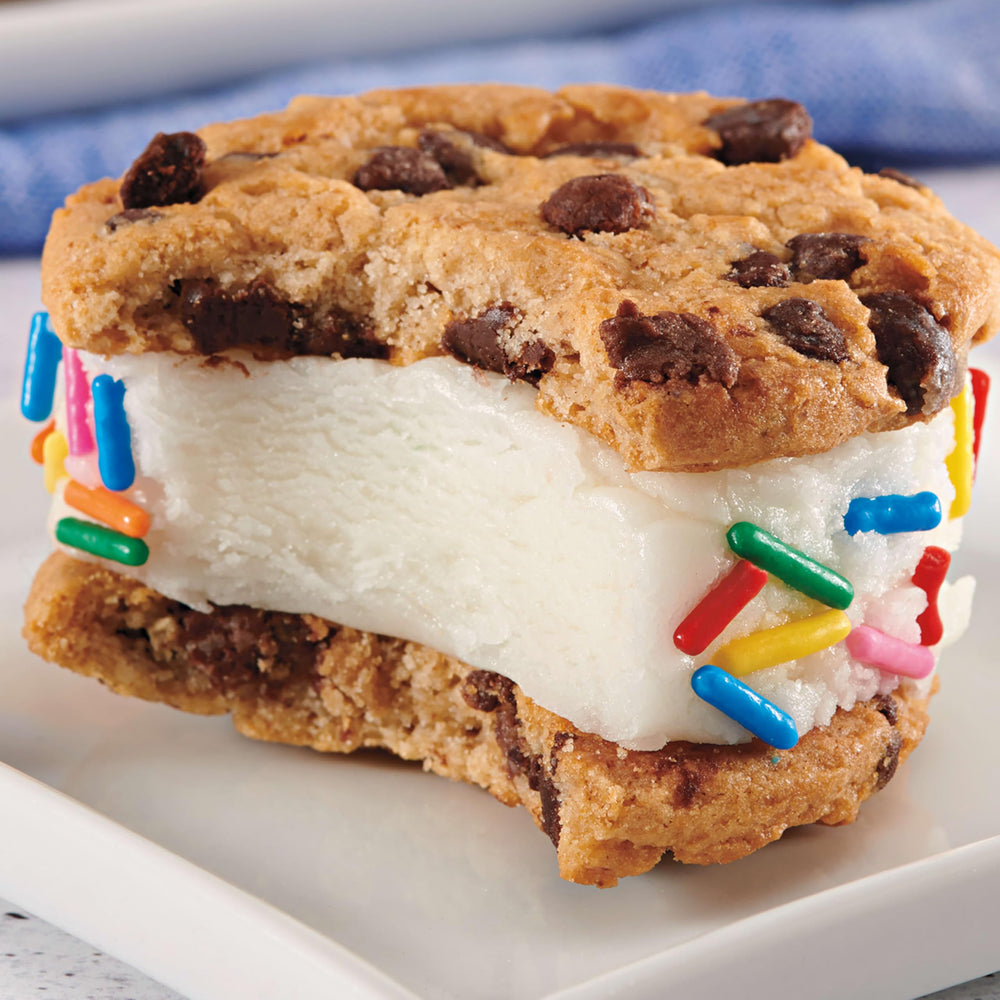 Notice about packaging variations for CHIPS AHOY bulk packs.