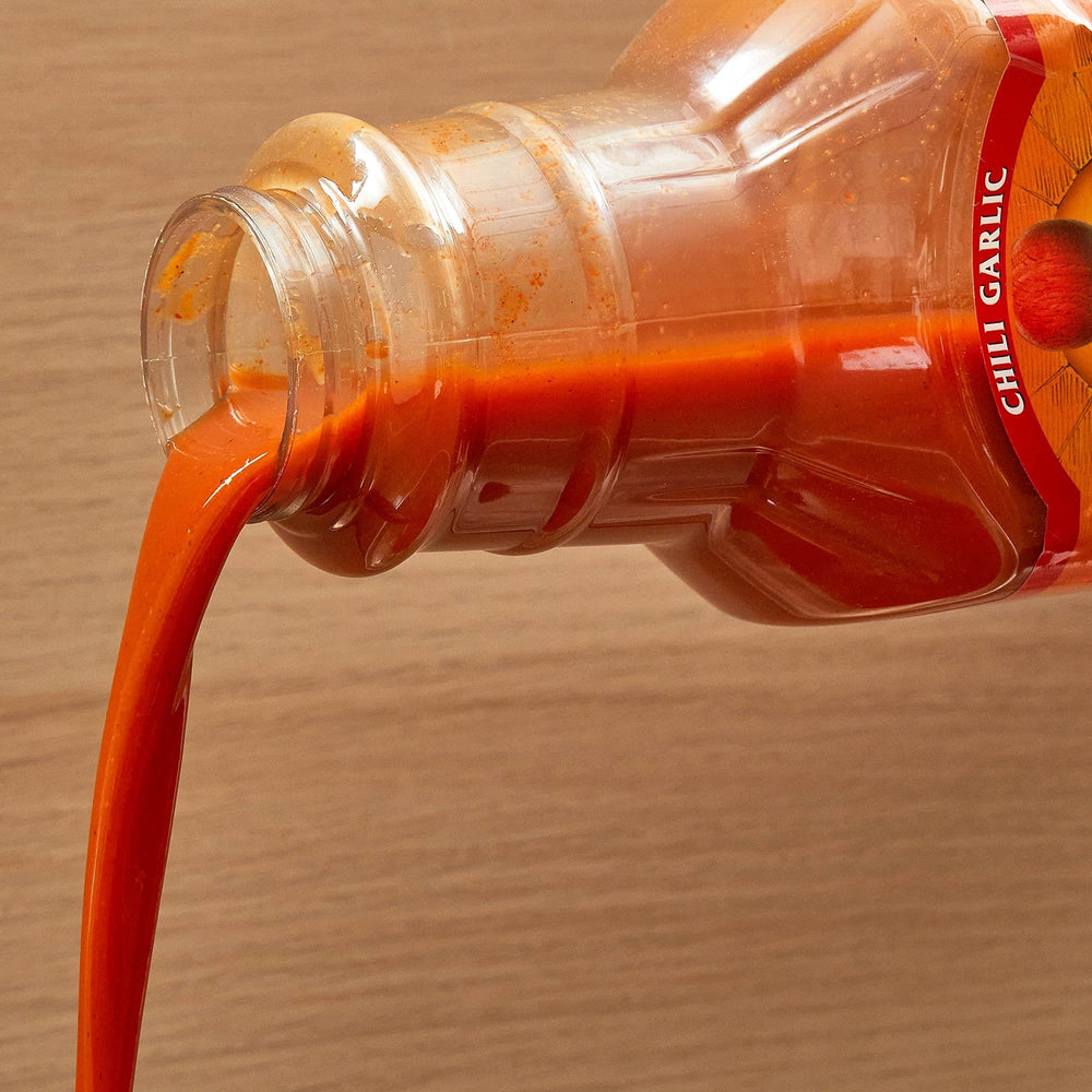 Cholula 64 oz bulk bottle is ideal for high-volume service.