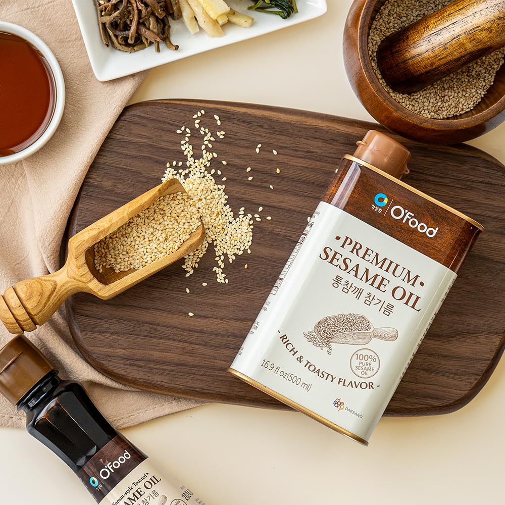 Chung Jung One Premium Sesame Oil aroma close-up highlighting toasted depth.