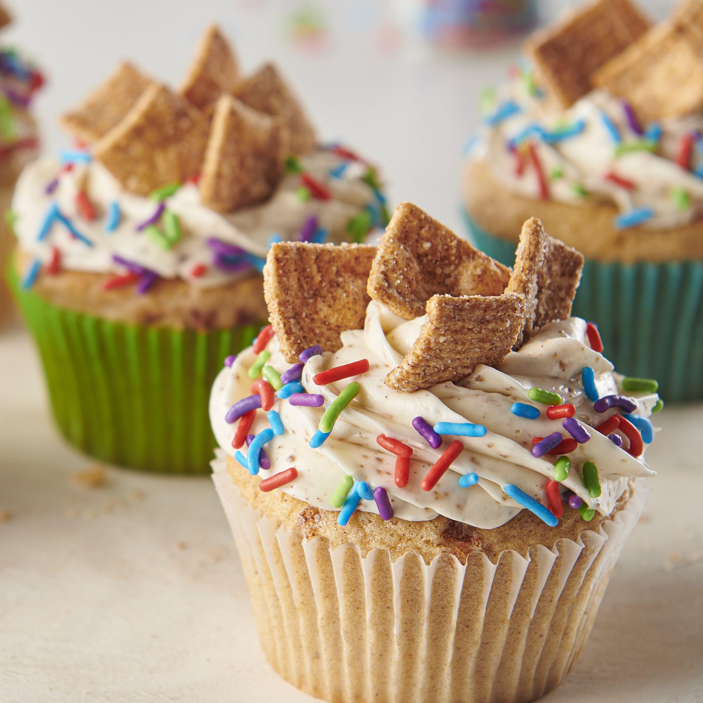 Cinnamon Toast Crunch sprinkled on cupcakes boosts dessert crunch