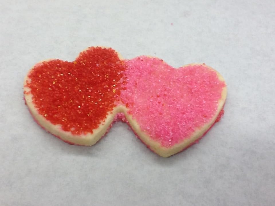Clonynix adds color and texture to pastries and drinks.