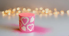 Clonynix pink sanding sugar crystals on cookies for sparkle