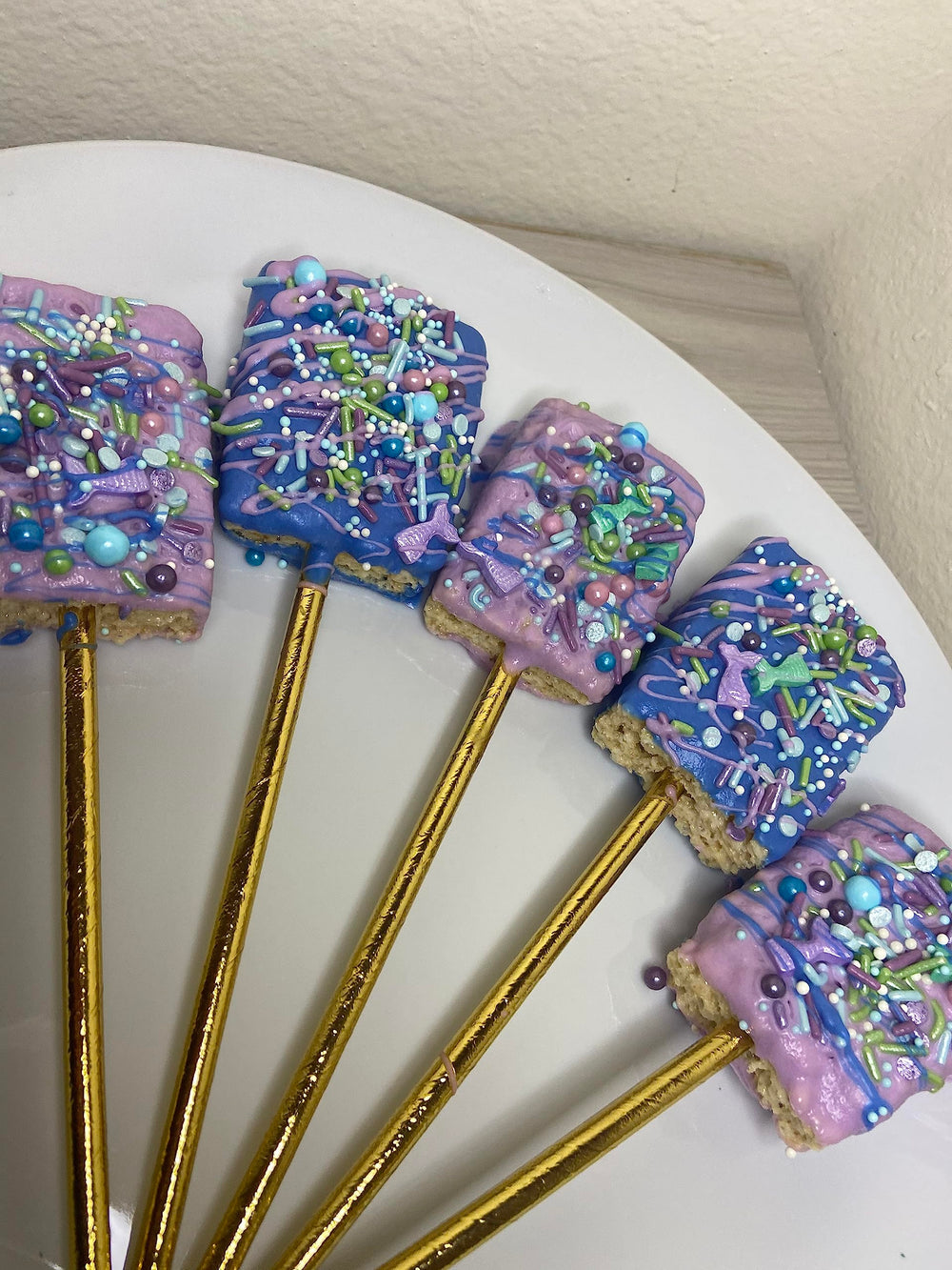 Clonynix Ocean theme sprinkles suit birthdays and weddings with playful charm.