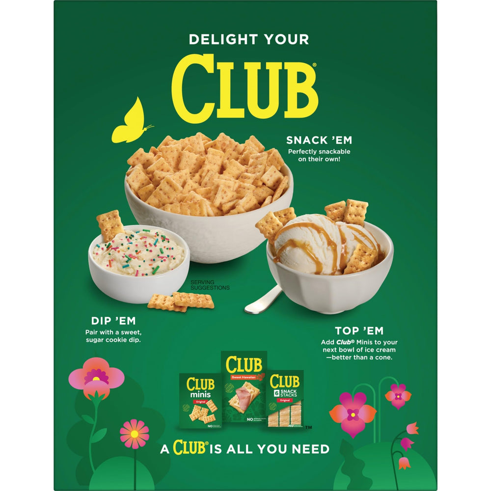 Club Minis crackers served with berries on a plate for pairing ideas.