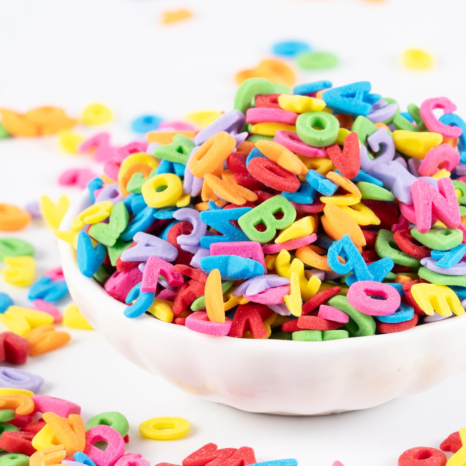 Cobakey Letters Sprinkles packaging display showcases easy-to-use edible letters for creative baking.