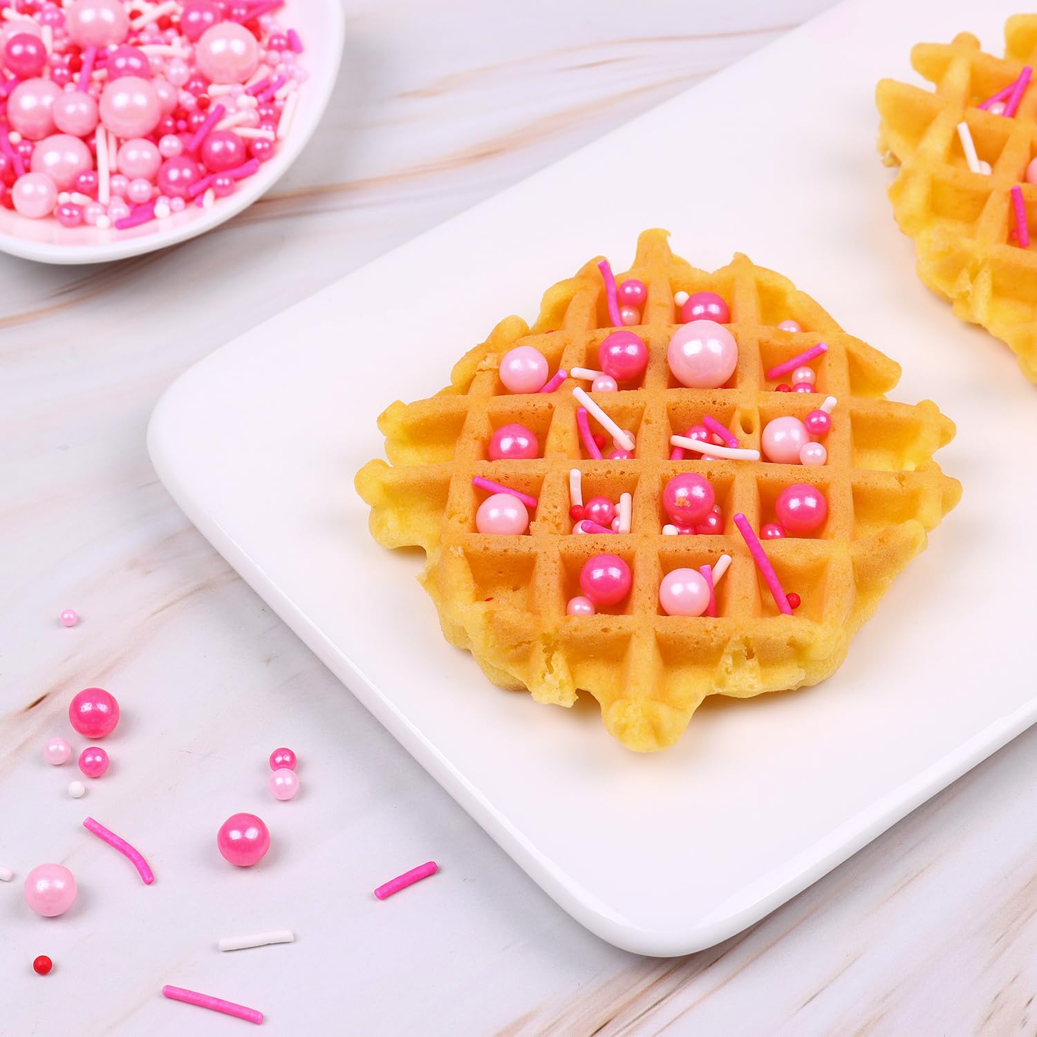 Cobakey 4.23 oz sprinkles bring texture and sparkle to party treats.