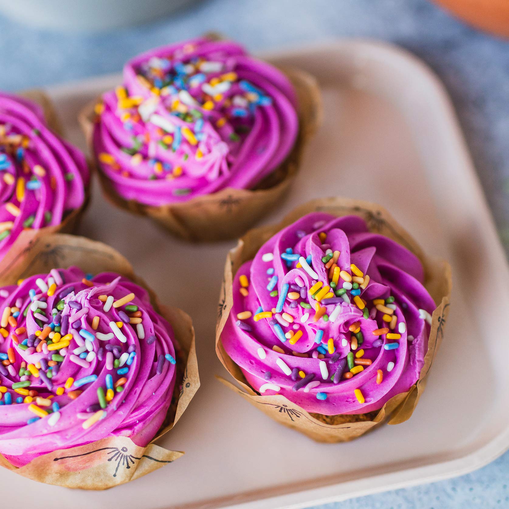 Color Kitchen Rainbow Sprinkles packaging and accessibility