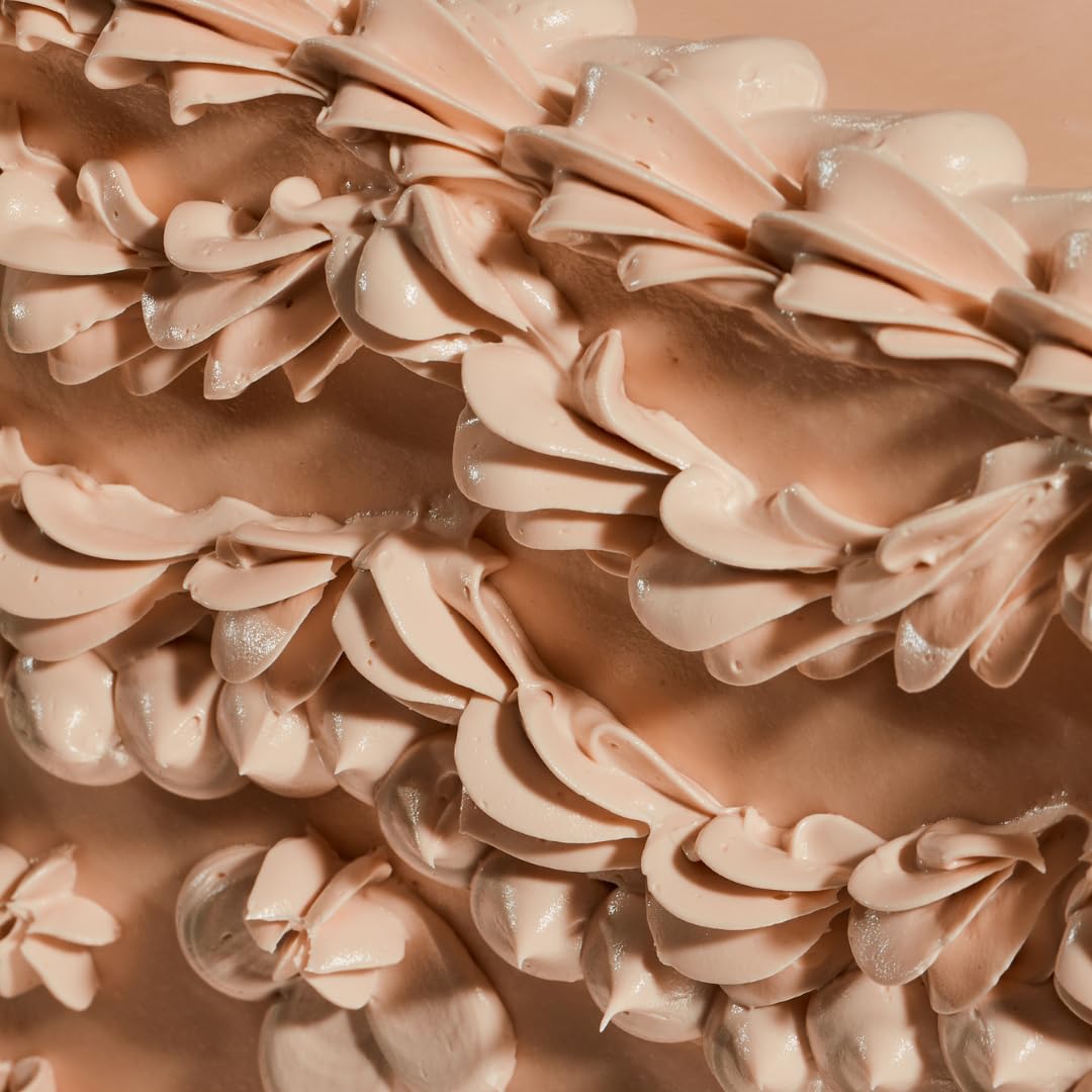 Colour Mill Latte cake decoration swatch highlights rich tone in fondant applications