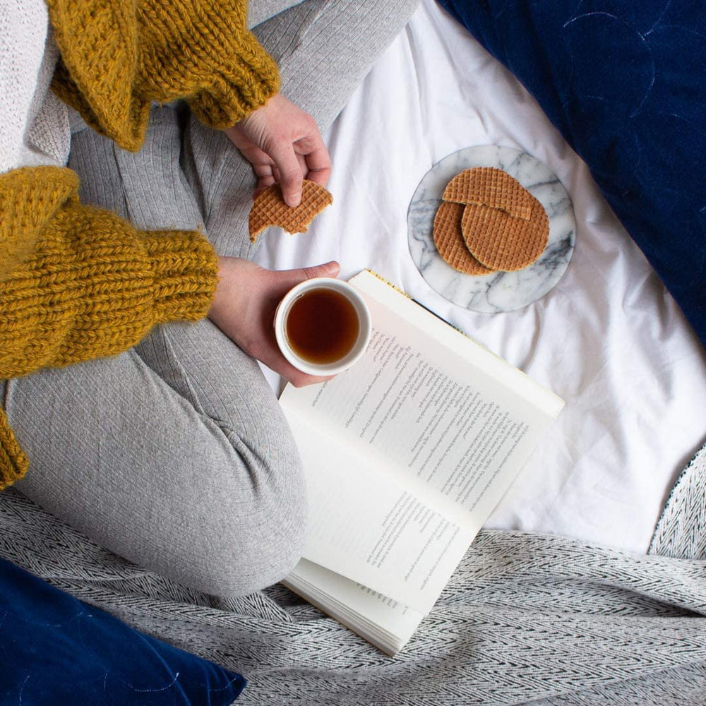 Daelmans Stroopwafel caramel wake-the-wafel ritual, enjoy with tea.
