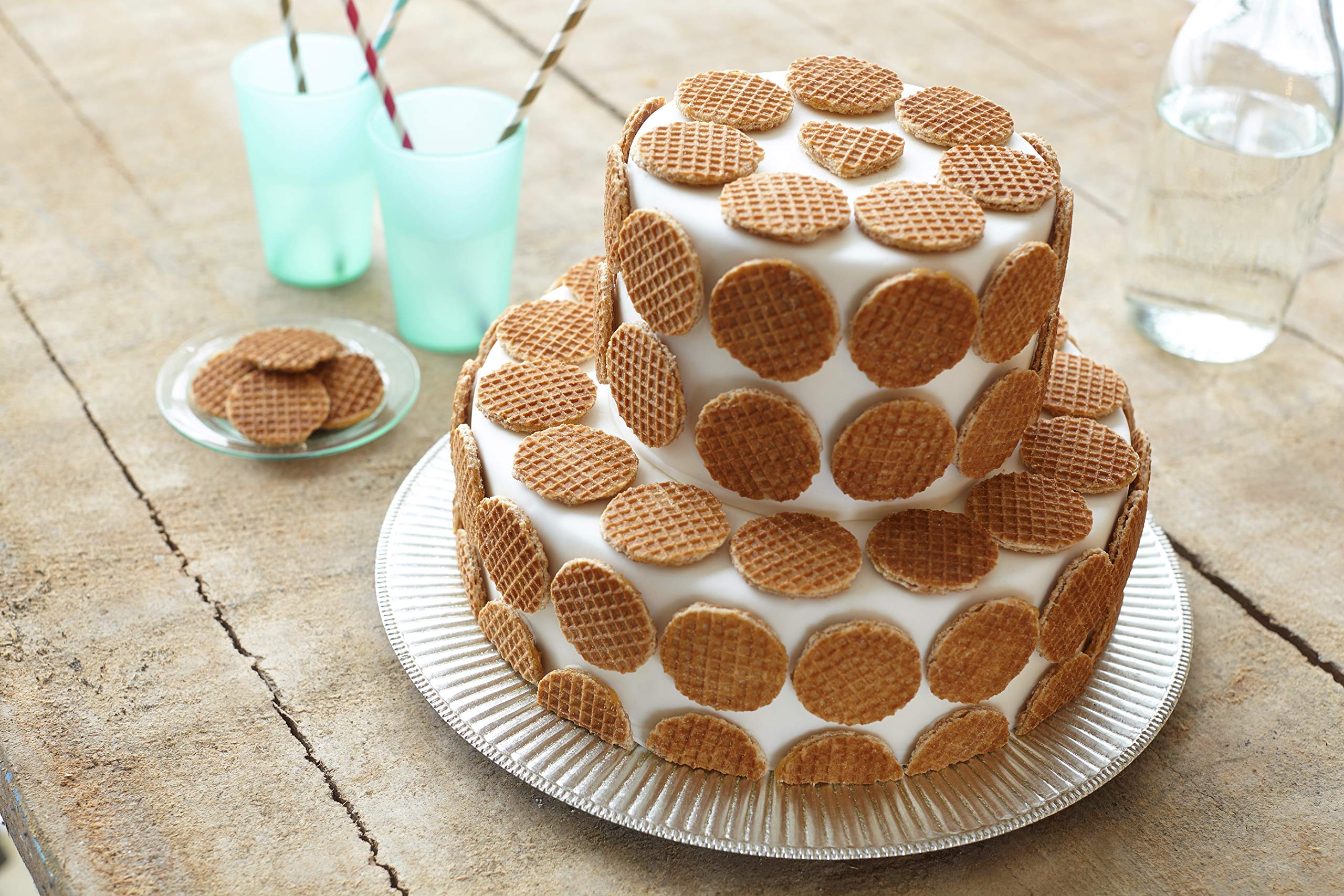 Daelmans stroopwafels with vanilla and cinnamon, perfect with coffee.