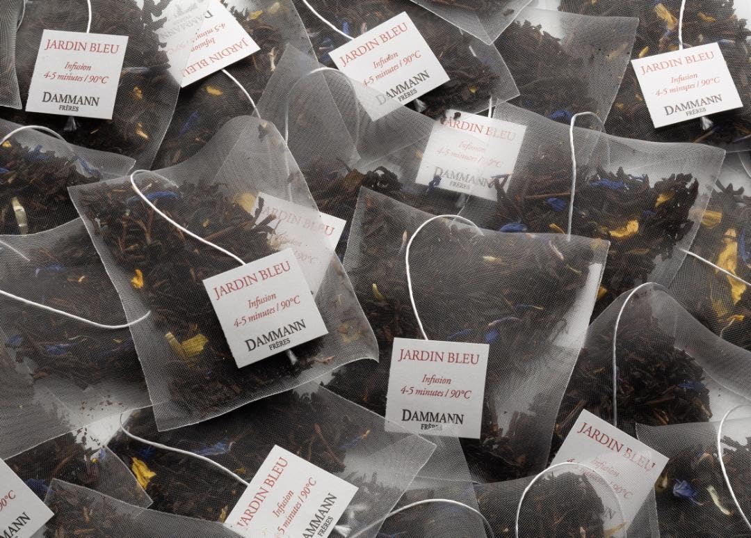 Dammann Frères Jardin Bleu rhubarb-strawberry aroma enhances iced or hot beverages.