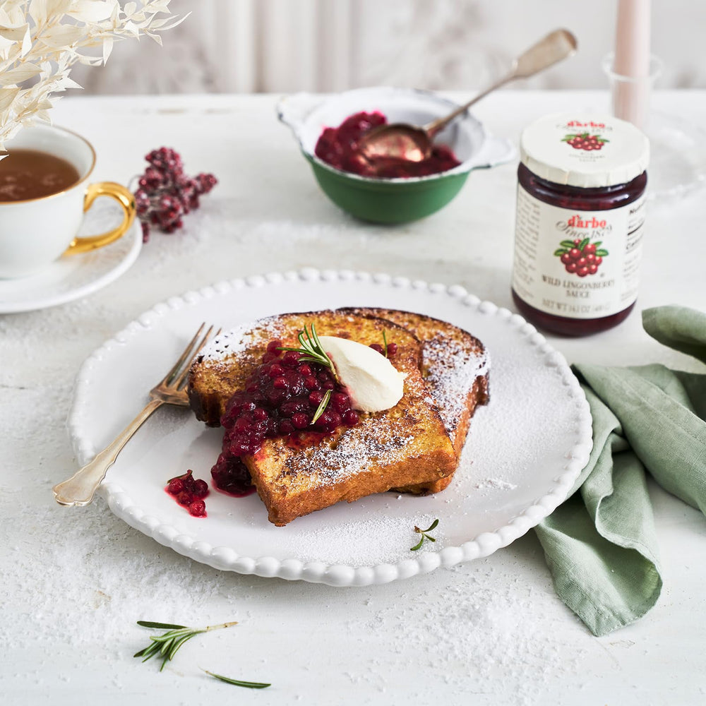 D'Arbo lingonberry sauce ingredient view highlights natural recipe with lingonberries.