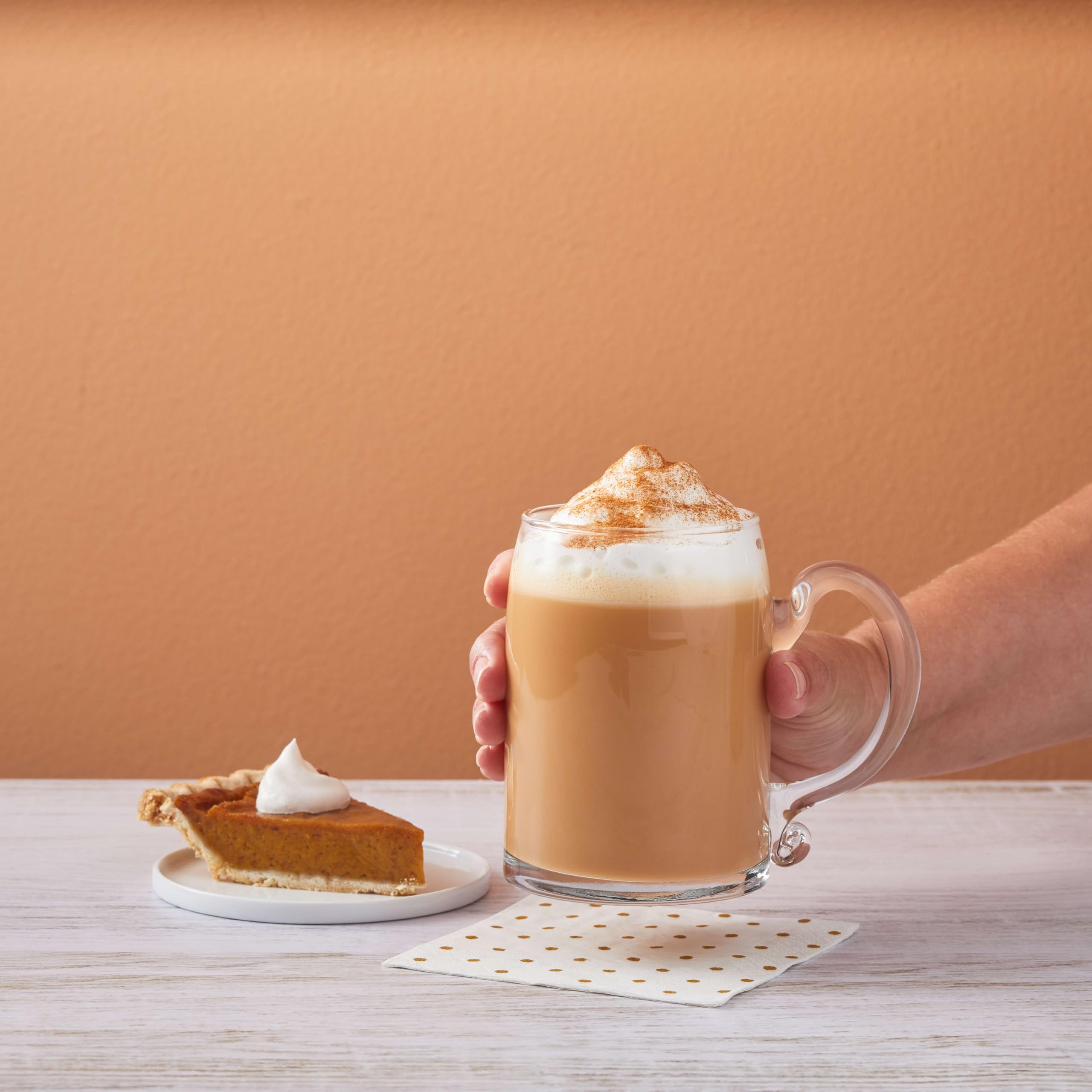 DaVinci Gourmet Pumpkin Pie Sauce pour-ready bottle supports versatile recipes.