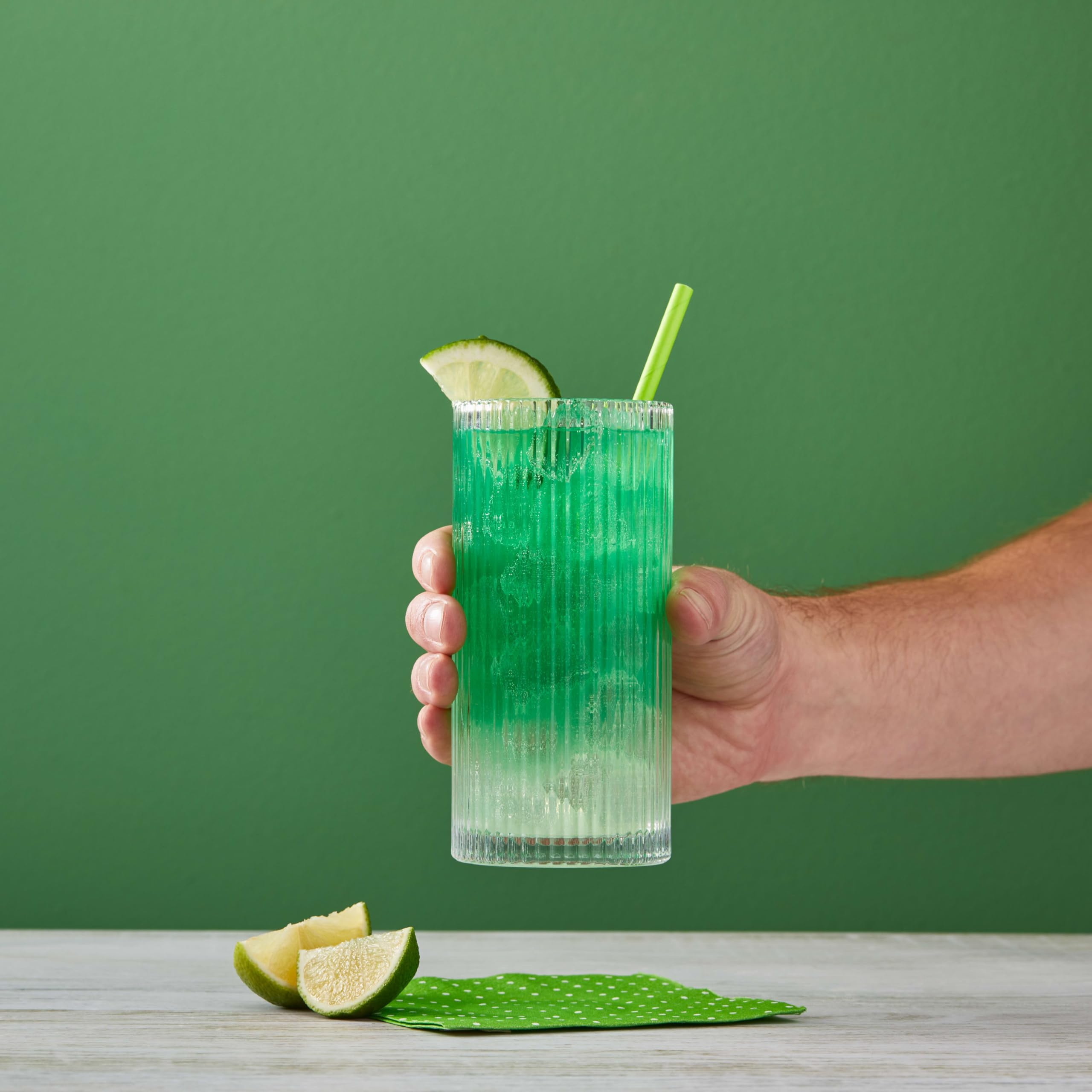 DaVinci Gourmet Sugar-Free Lime Syrup blends smoothly in cold beverages for a zesty lift.