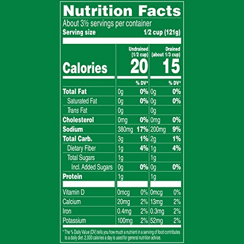 Del Monte Blue Lake green beans can nutrition label close-up, highlighting peak freshness.