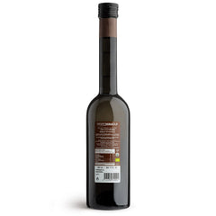 DESERTMIRACLE polyphenol-rich olive oil close-up highlights vibrant color and antioxidant character.