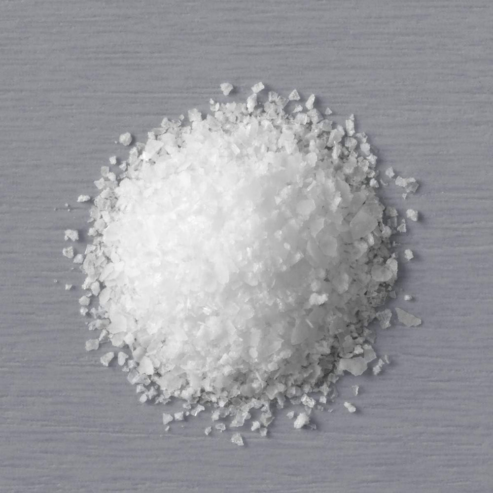 Diamond Crystal Kosher Salt grain detail ideal for precise measuring in recipes.