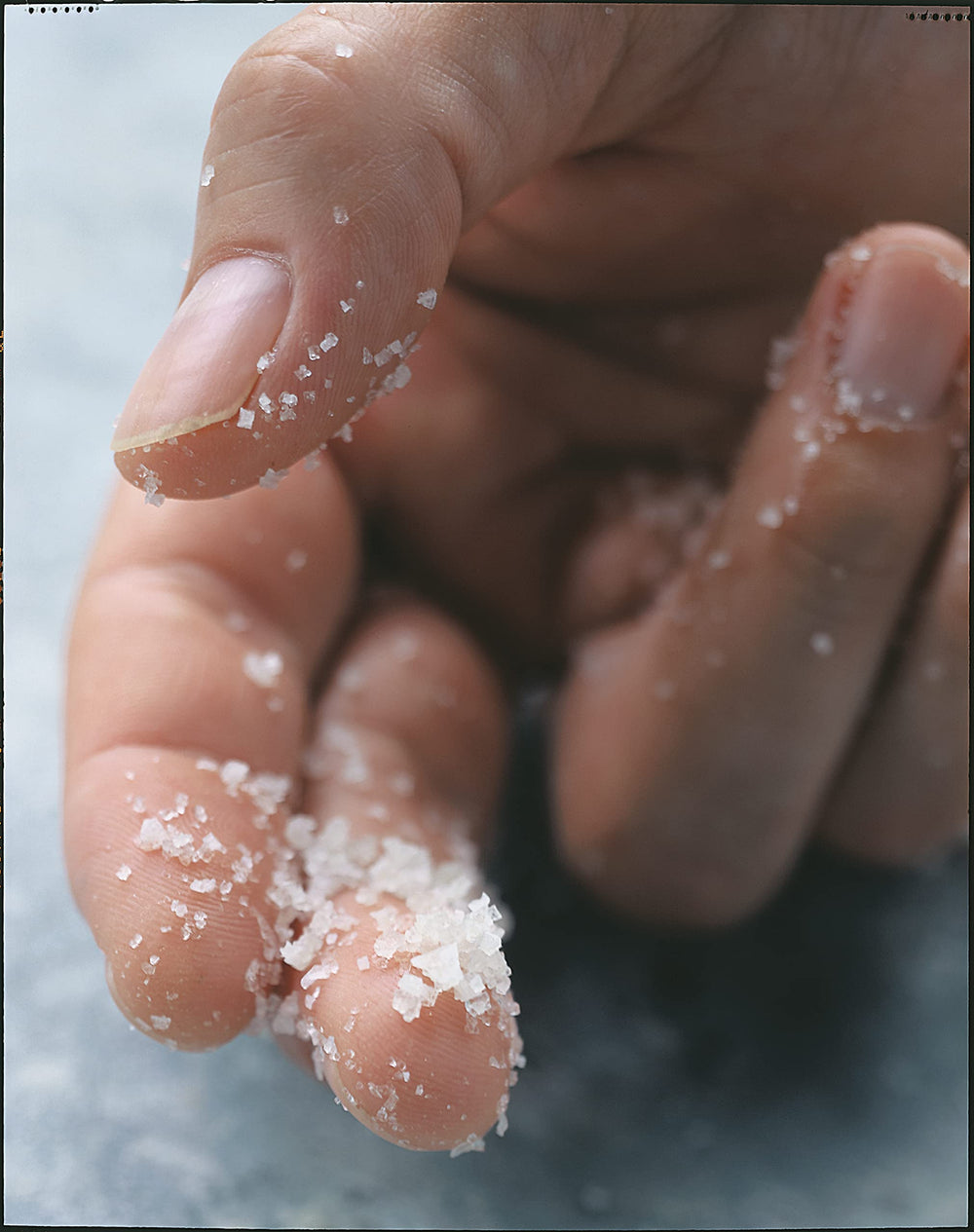 Naturally formed salt flakes for consistent texture in everyday cooking
