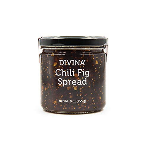 Divina Chili Fig Spread Jam topping a pizza with gorgonzola.