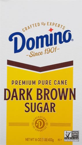 Domino Dark Brown Sugar pouring into tea enhances aroma.