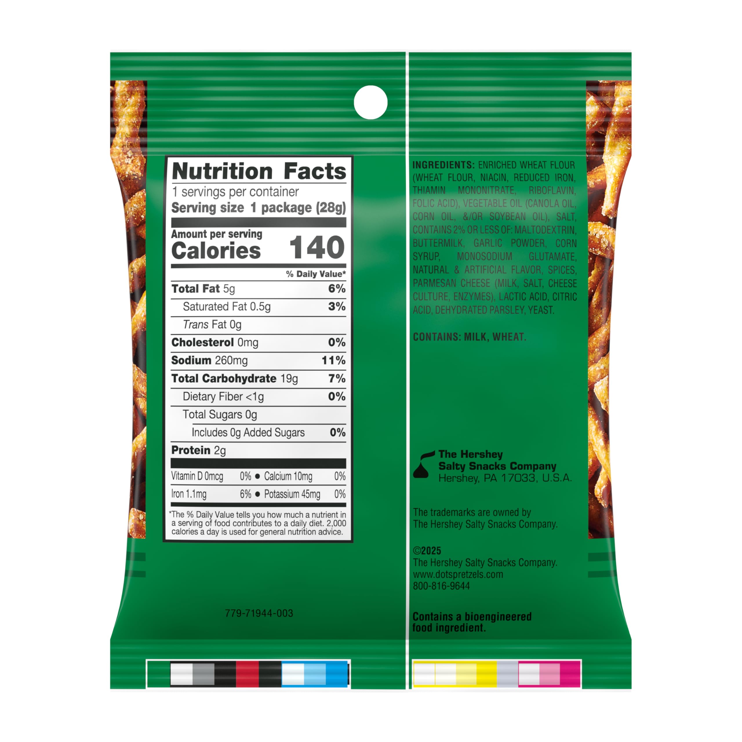 Dot's Parmesan Garlic Pretzel Twist muestra una textura crujiente y aroma mantecoso.
