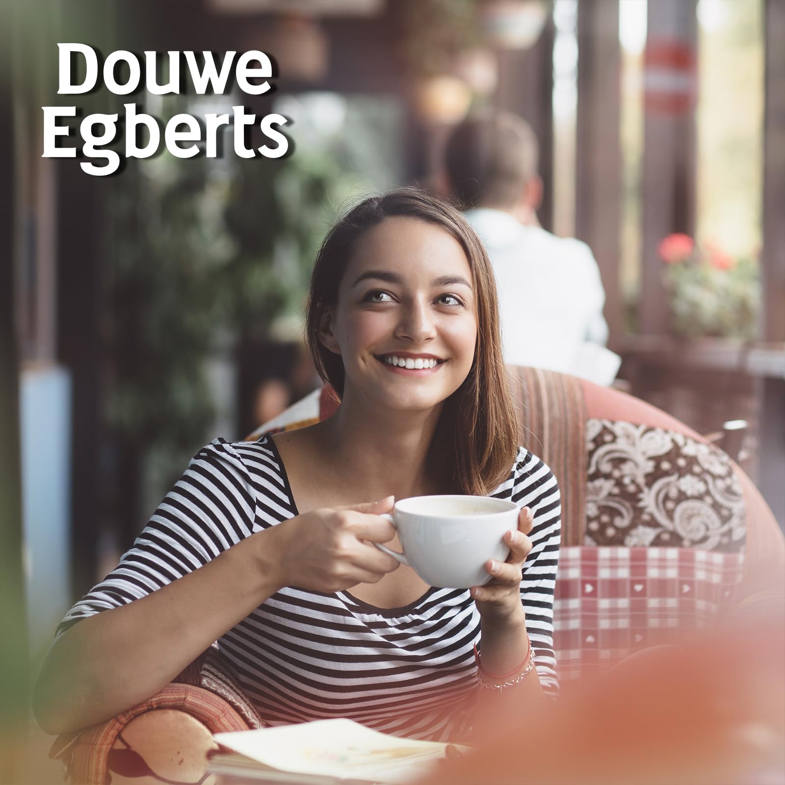 Douwe Egberts Aroma Rood 6-pack case offering consistent supply.