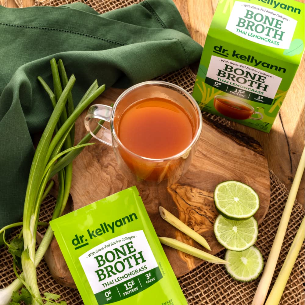 Scoop beside packets demonstrates easy portioning for Keto and Paleo-friendly routines.