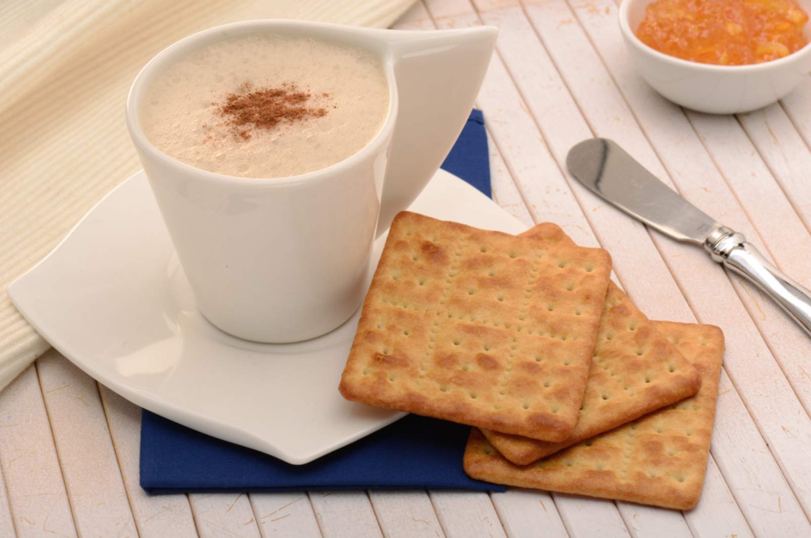 Ducales Crackers cheese and spread pairing enhances savory tasting moments.