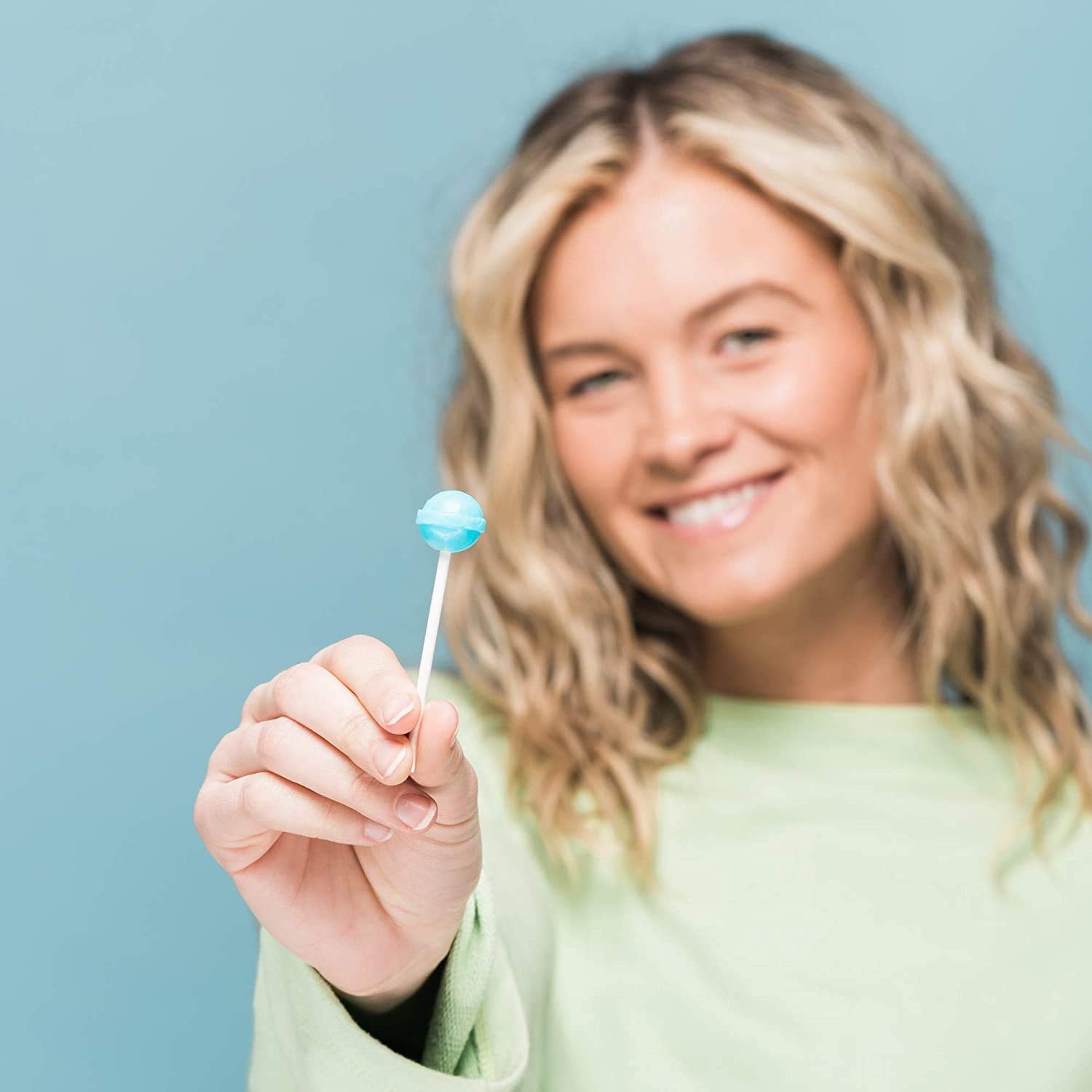Dum Dums gluten-free icon, safe choice for gluten-conscious snackers.