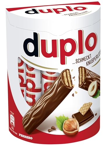 Duplo Crisp Sticks chocolate bars close-up, inviting wafer texture.
