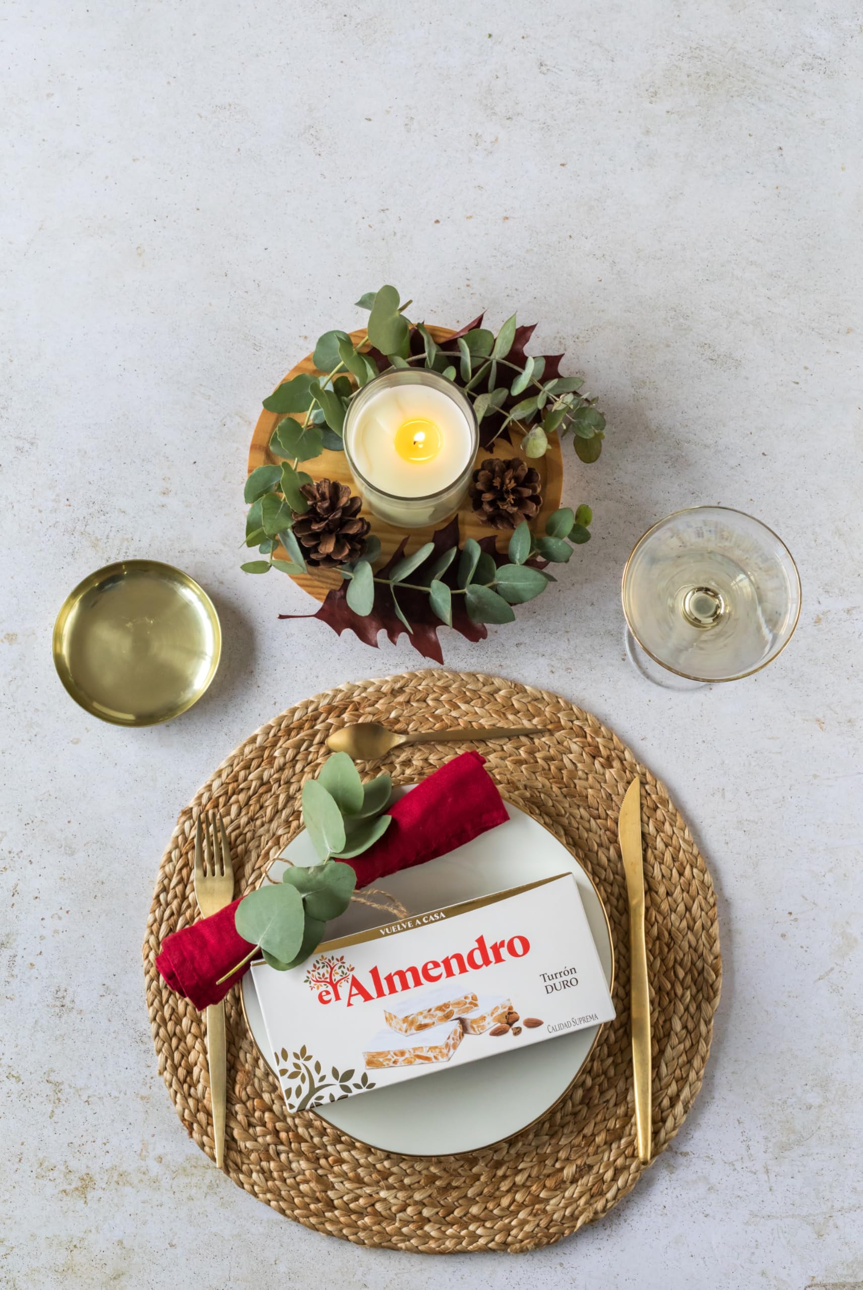 El Almendro Turrón Duro gift-ready presentation for holidays