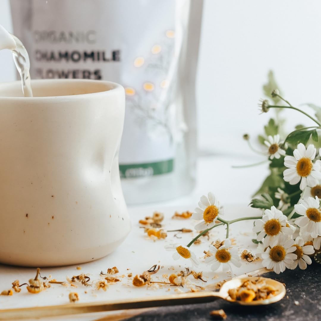 Elanen Naturals Egyptian chamomile field hinting at premium quality