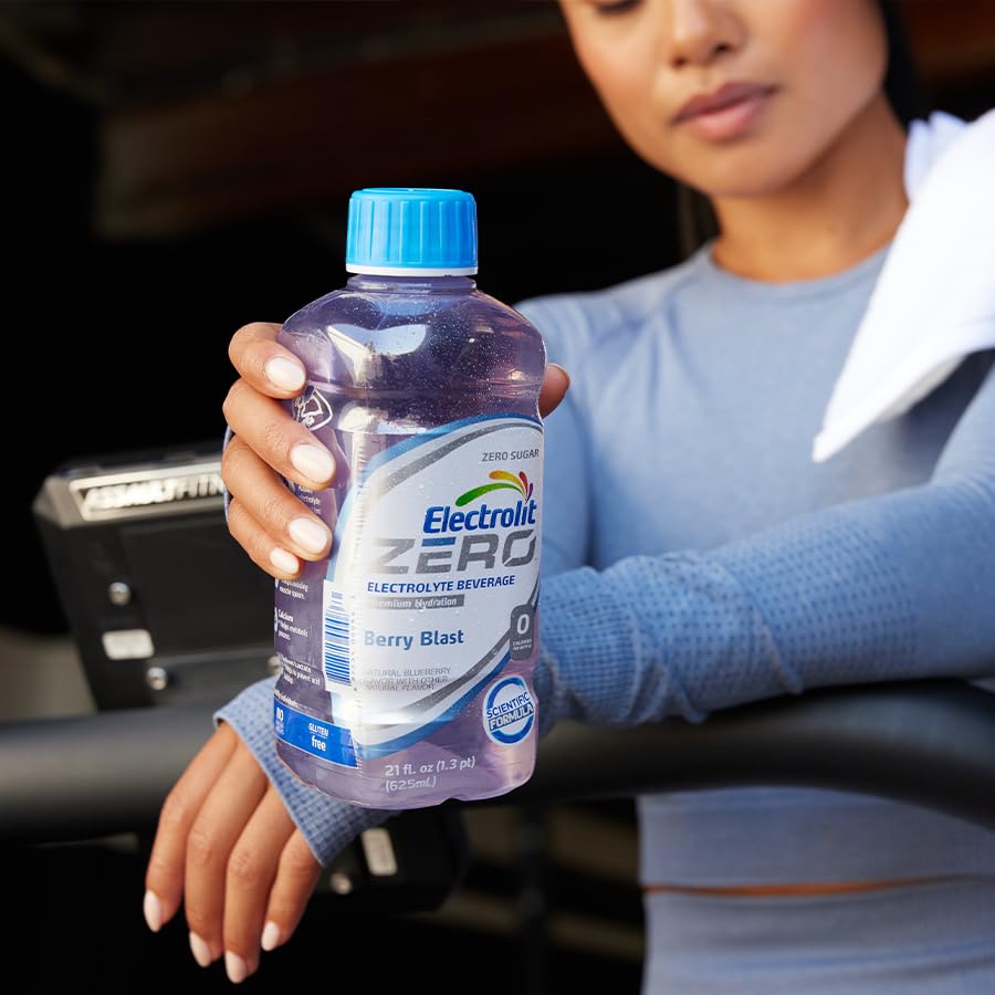 Electrolit Zero Berry Blast bottle with ice emphasizes refreshing taste and rapid hydration