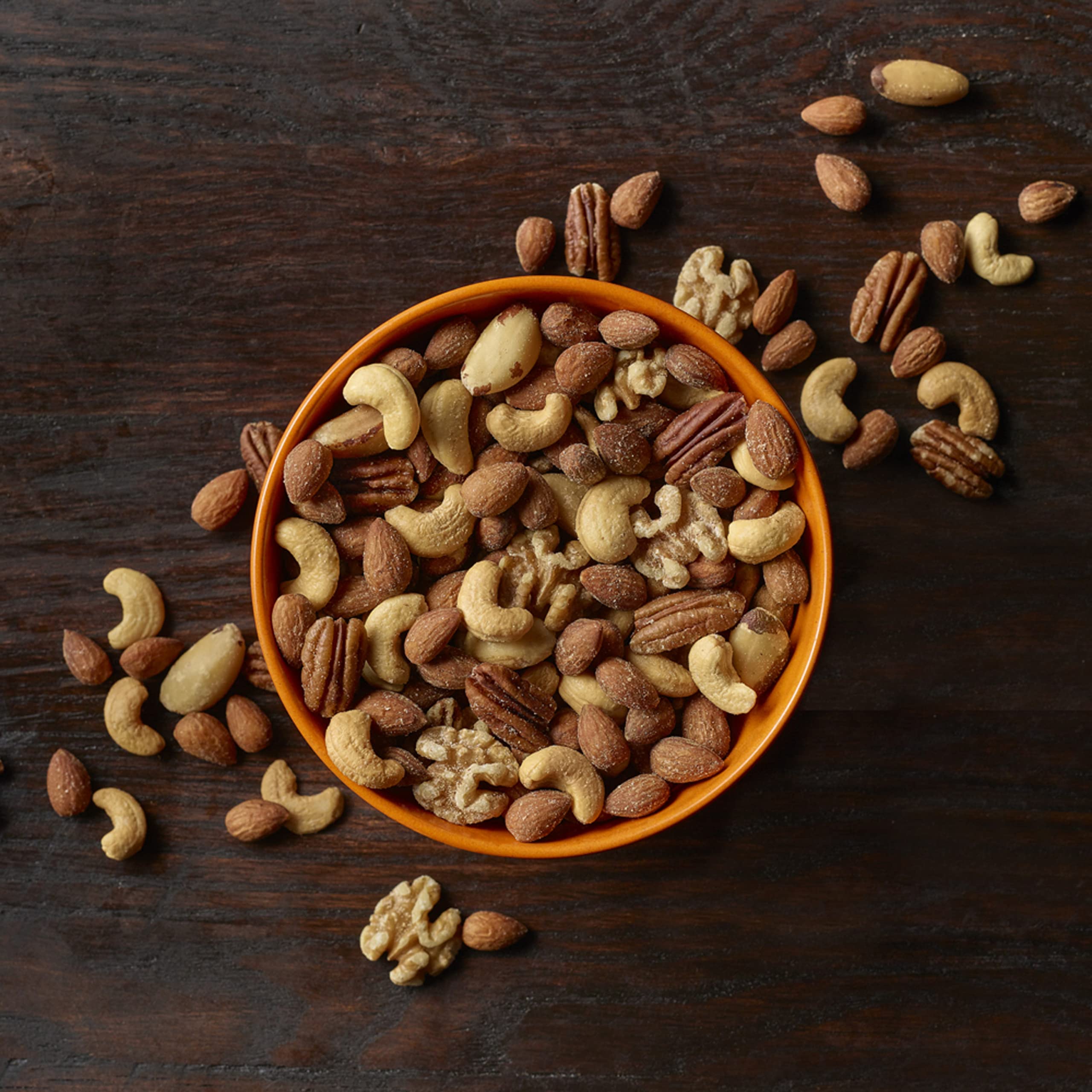 Emerald party centerpiece nuts—versatile mix for gatherings and giftable tins.