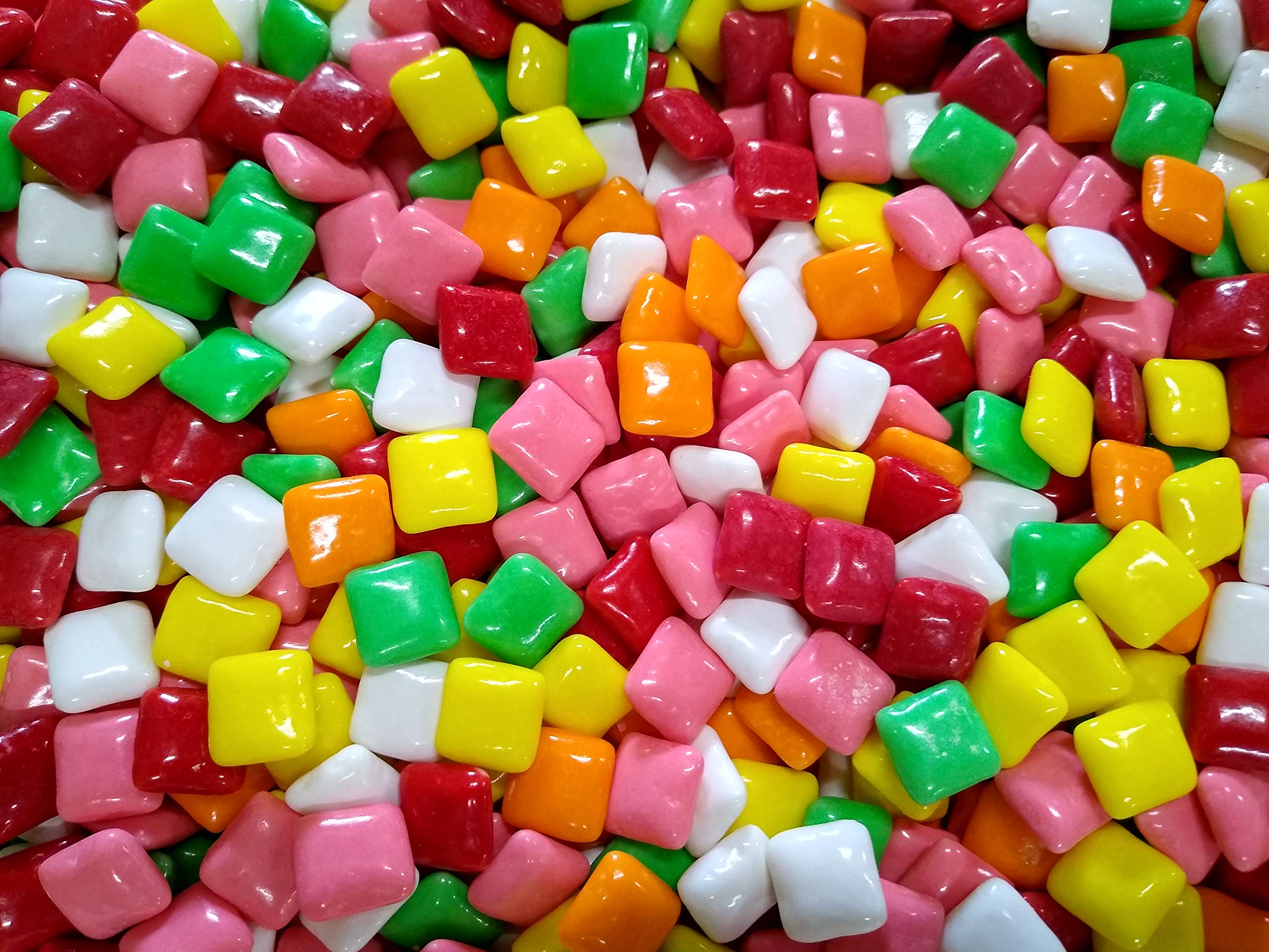 Ready-to-dispense Emporium Candy Chicle Tabs perfect for gumball machines and dispensers.