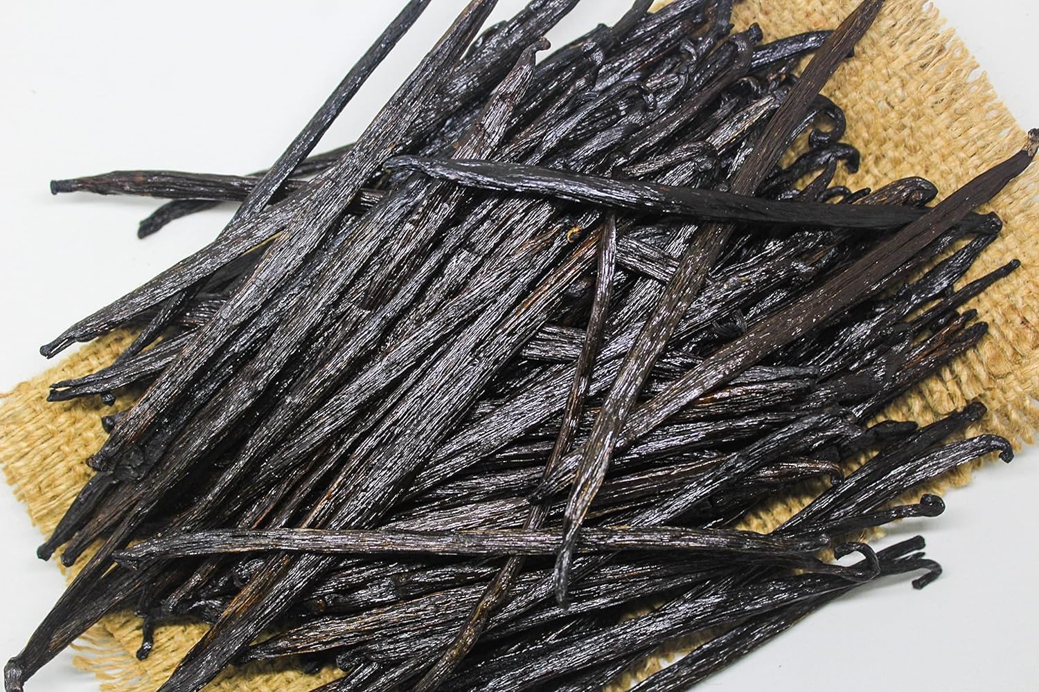ESSENCE INDONESIAN origin vanilla from Java Estate, supporting sustainable farming