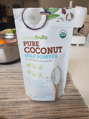 Smoothie bowl made with Essenzefruits coconut milk powder for plant-based creaminess