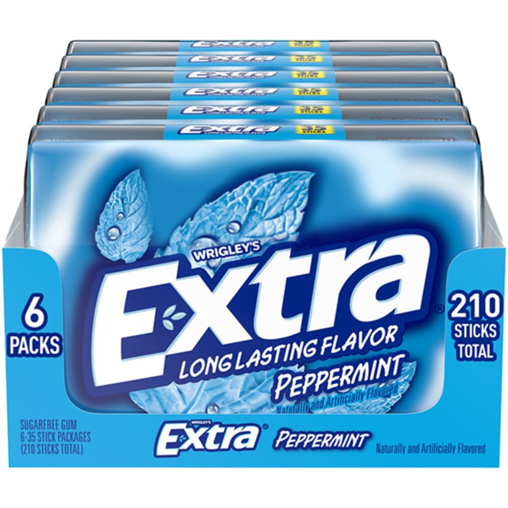 EXTRA Peppermint gum front pack, travel-friendly 35-stick mega pack for minty freshness.