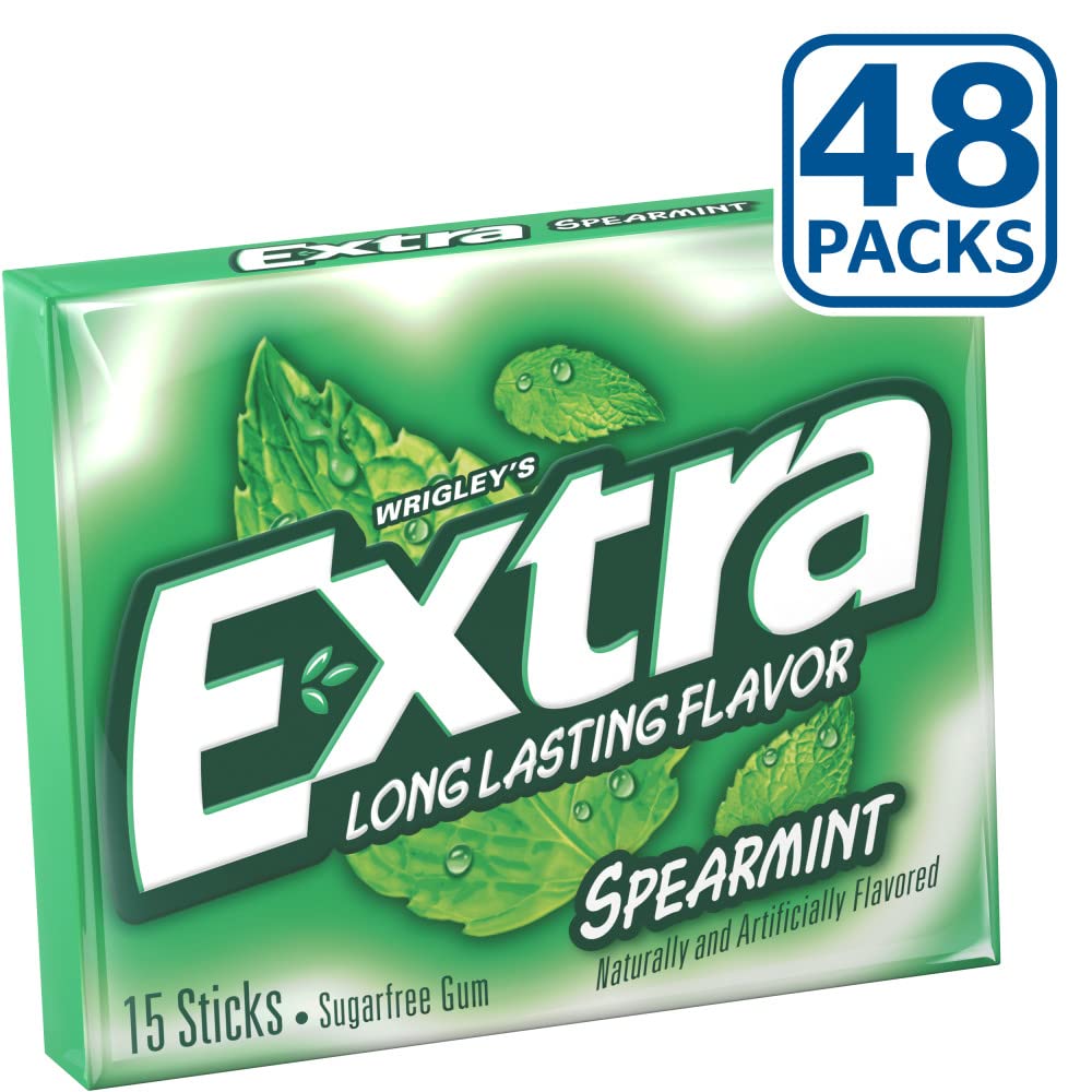 Individual packs of Extra Spearmint Gum for convenient sharing.