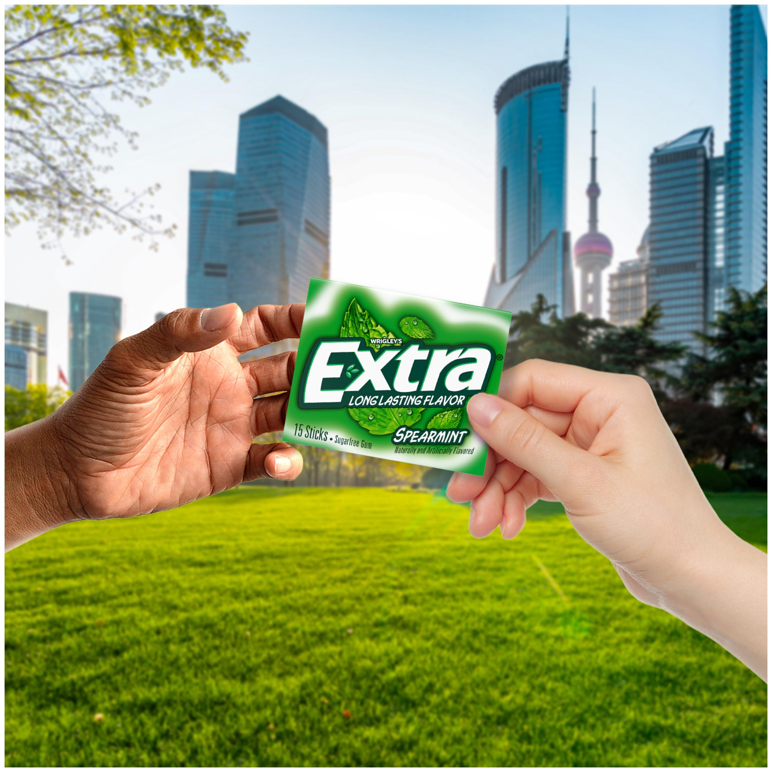 Friends sharing Extra Spearmint Gum for a quick mint moment.
