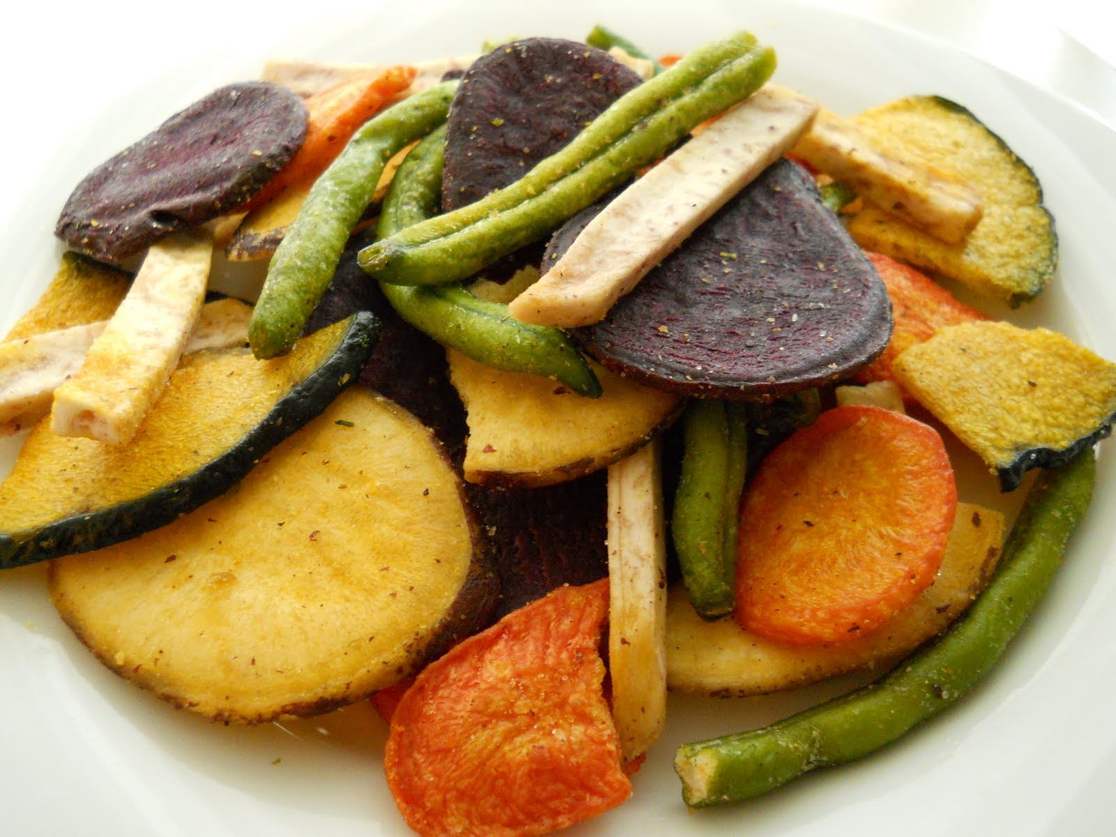 FirstChoiceCandy Vegetable Chips ready to dip, ideal for pairing with dips and spreads