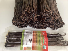 FITNCLEAN vanilla beans closeup highlights robust aroma and flavor potential.