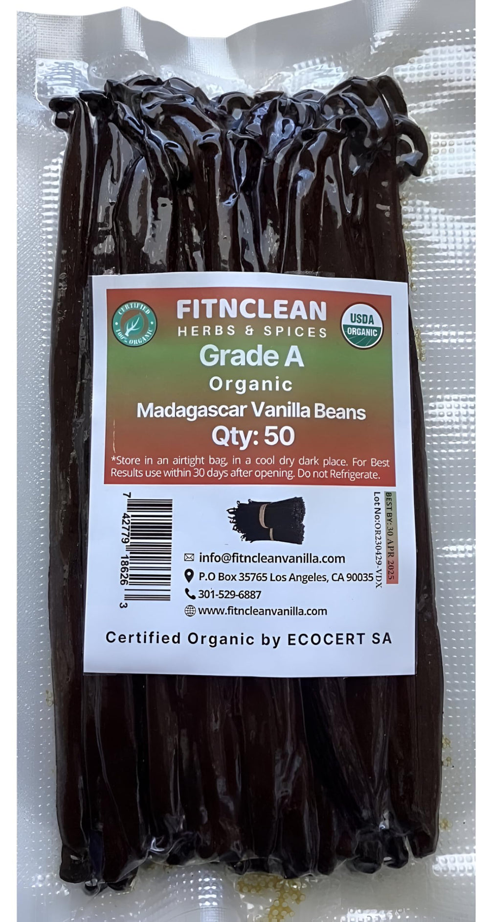Closeup of FITNCLEAN vanilla seeds showing dense oils for rich desserts.