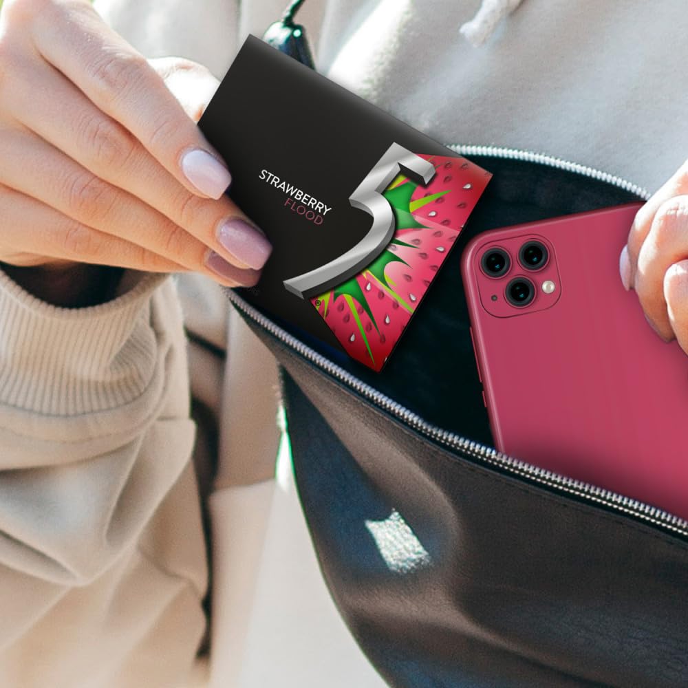 Five Gum Sour Strawberry flavor on tabletop with refreshment cues